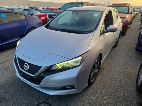 Used 2021 Nissan Leaf SV w/ SV Technology Package image 3
