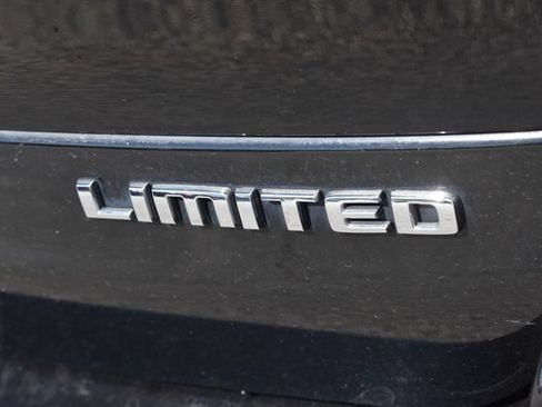 Used 2021 Jeep Grand Cherokee L Limited AWD/4WD image 17