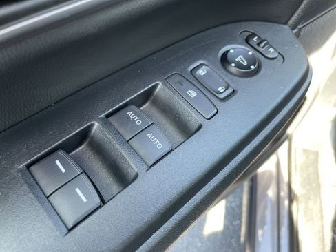 Used 2020 Honda CR-V Touring image 22