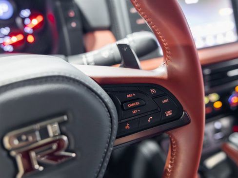 Used 2021 Nissan GT-R Premium image 28