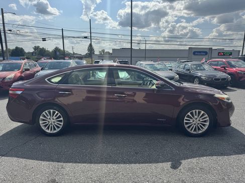 Used 2013 Toyota Avalon XLE Touring FWD image 10