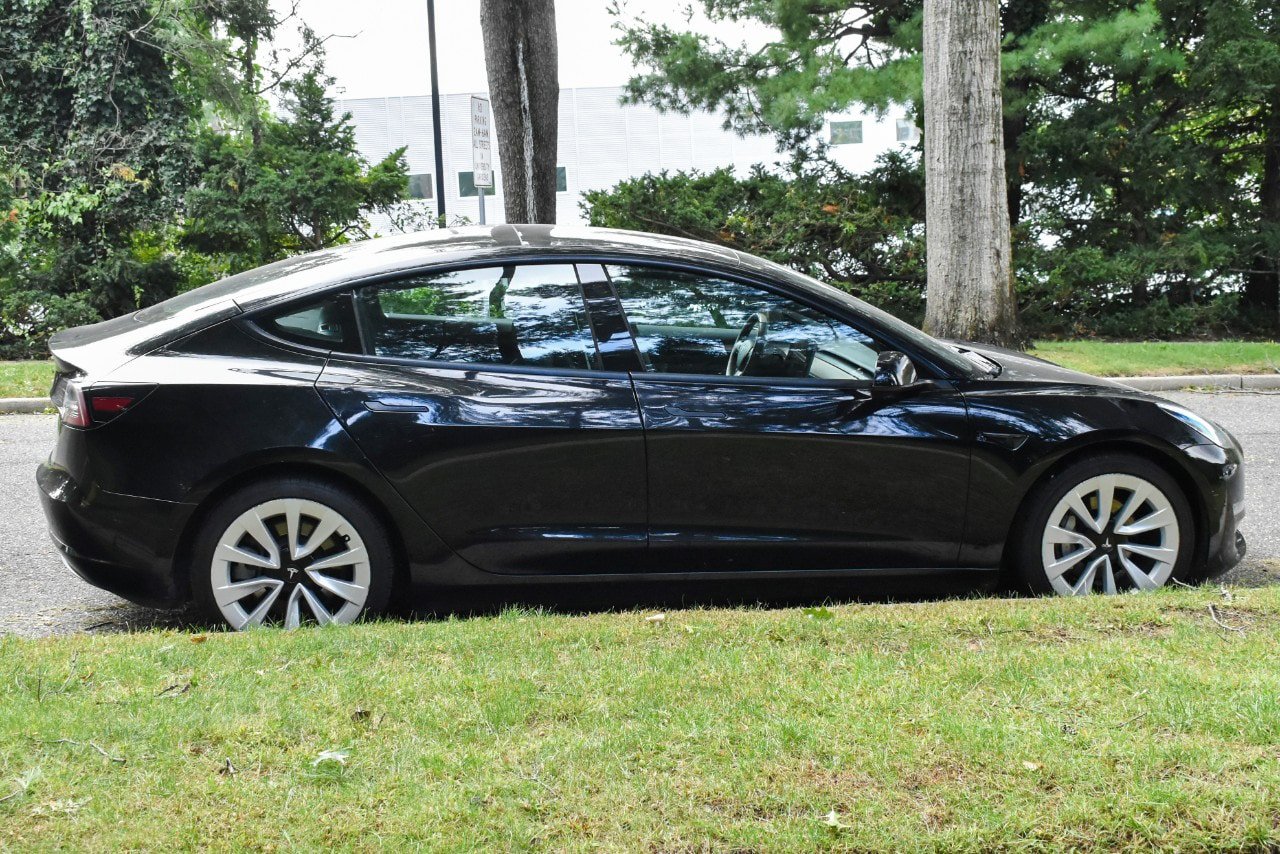 Used 2022 Tesla Model 3 Long Range AWD/4WD image 8