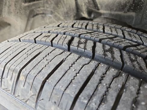 Used 2014 RAM 1500 Laramie w/ Convenience Group image 8