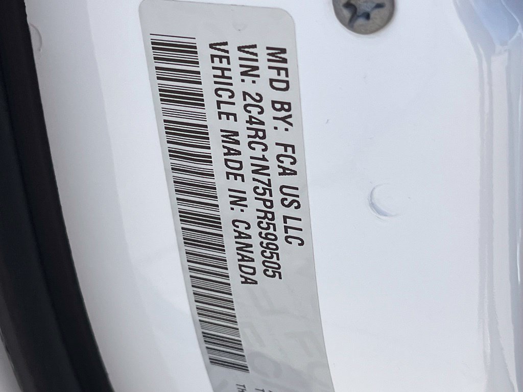 Used 2023 Chrysler Pacifica Pinnacle FWD image 26