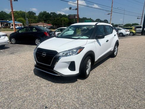Used 2024 Nissan Kicks S FWD image 6