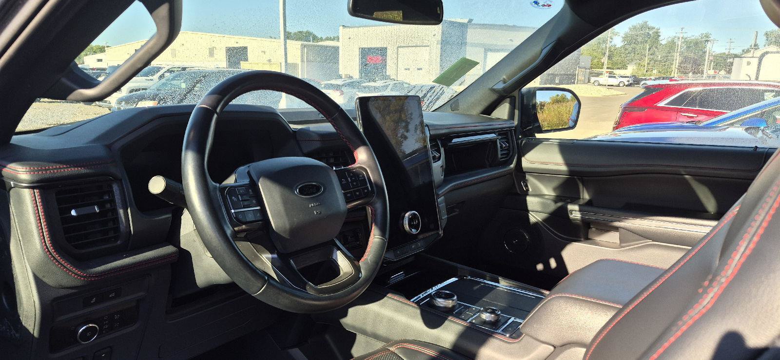 Used 2024 Ford Expedition Max Limited AWD/4WD image 10