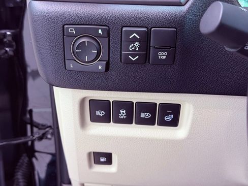 Used 2023 Lexus GX 460 Premium w/ Premium Package AWD/4WD image 20