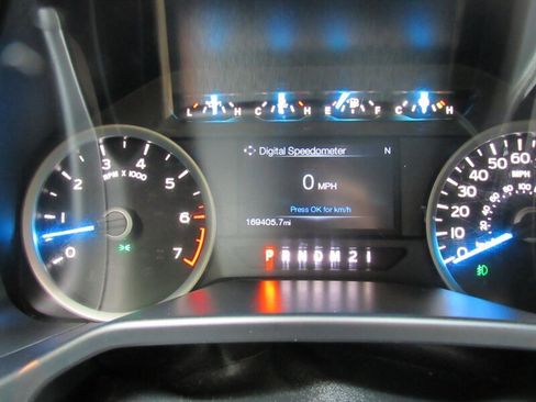 Used 2015 Ford F150 XLT w/ Equipment Group 302A Luxury AWD/4WD image 17
