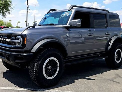 Used 2023 Ford Bronco Outer Banks w/ Sasquatch Package AWD/4WD image 4