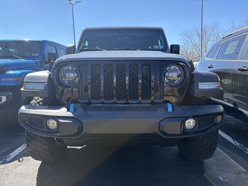Certified 2023 Jeep Wrangler Unlimited w/ Cold Weather Group AWD/4WD image 2
