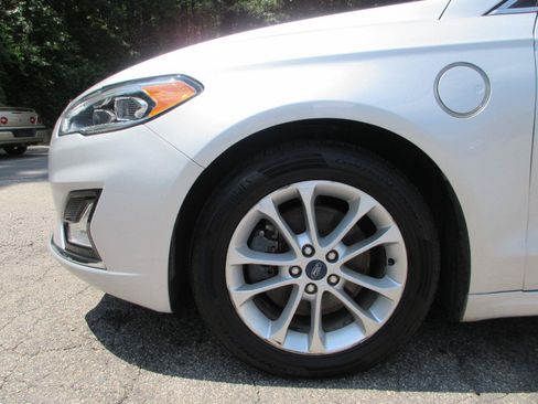 Used 2019 Ford Fusion Energi Titanium FWD image 21