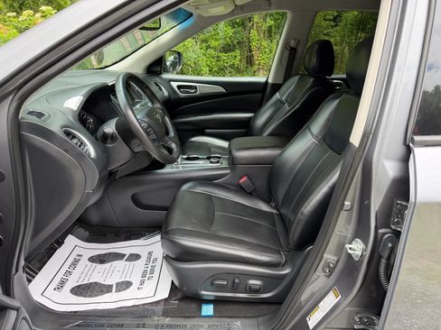 Used 2020 Nissan Pathfinder SL AWD/4WD image 17