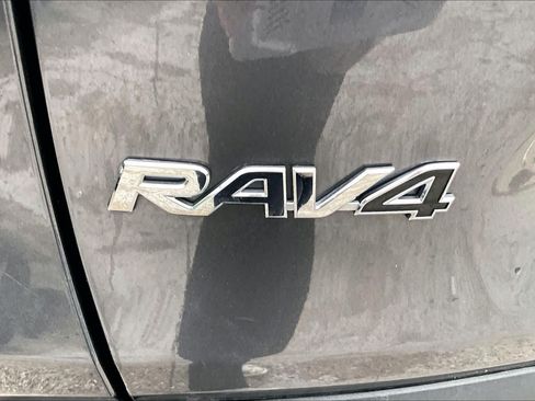 Used 2024 Toyota RAV4 XLE FWD image 30
