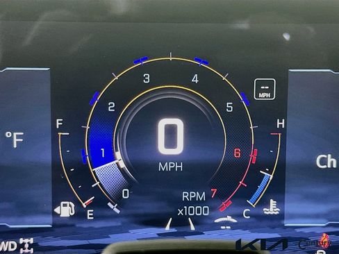 Used 2025 Chevrolet Traverse High Country AWD/4WD image 12