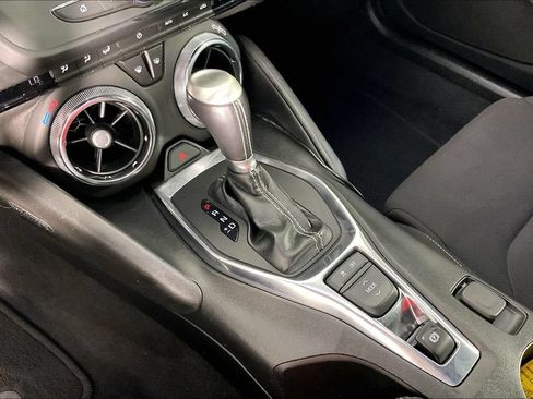 Used 2021 Chevrolet Camaro LT RWD image 15