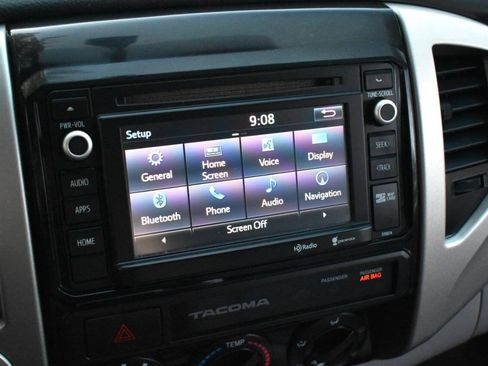 Used 2015 Toyota Tacoma 4x4 Double Cab w/ TRD Off-Road Package image 40