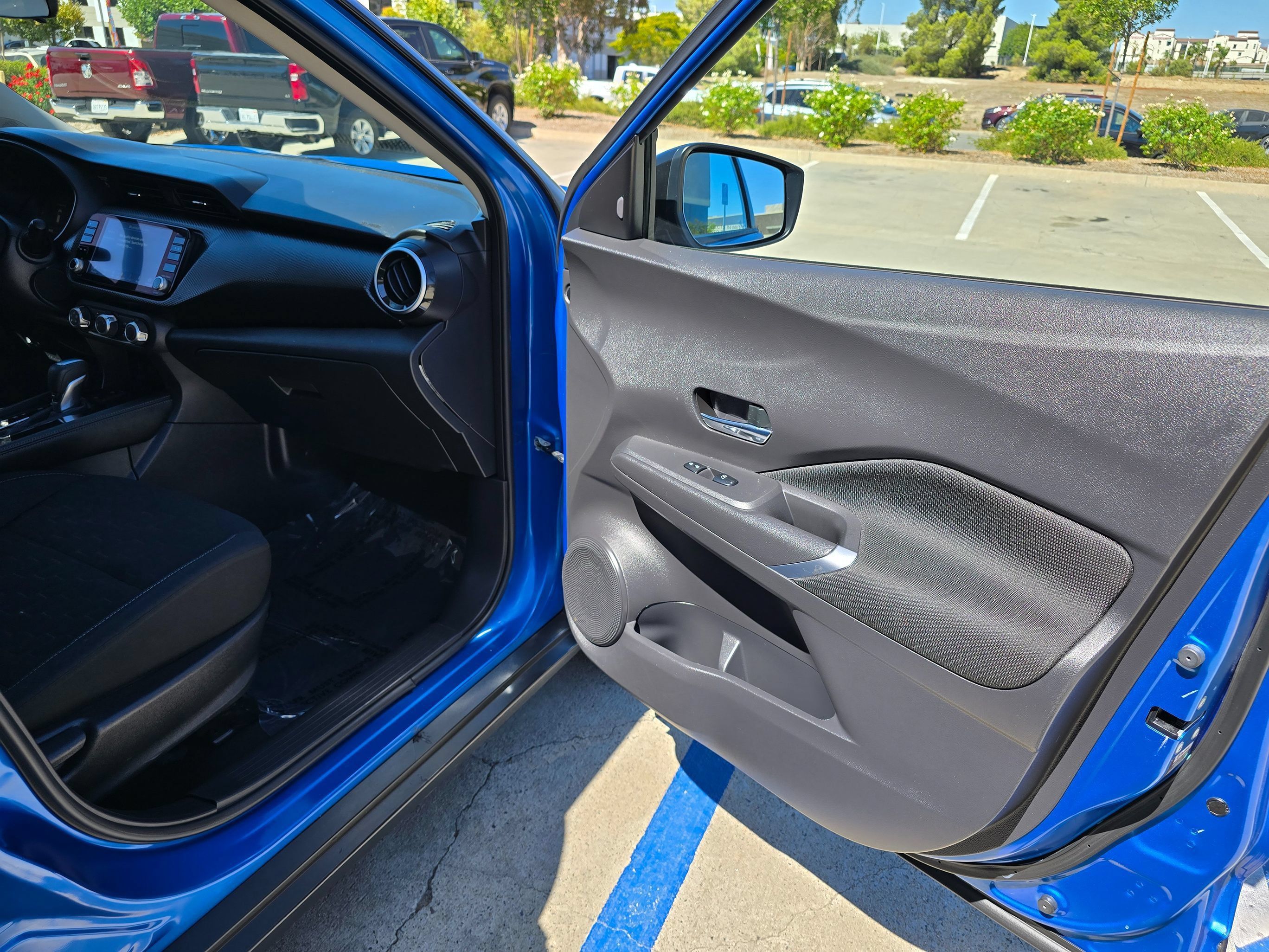 Used 2023 Nissan Kicks SV FWD image 31
