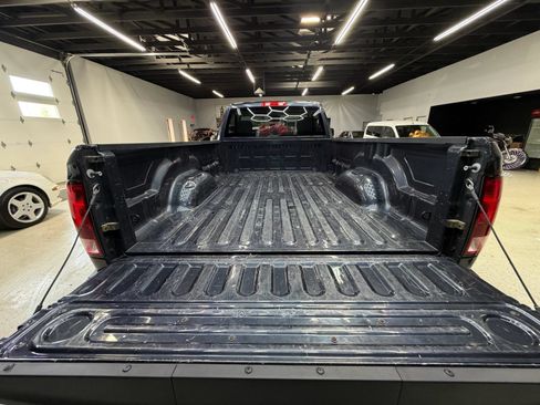 Used 2018 RAM 1500 Express RWD image 16