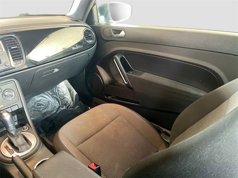 Used 2018 Volkswagen Beetle 2.0T S image 21