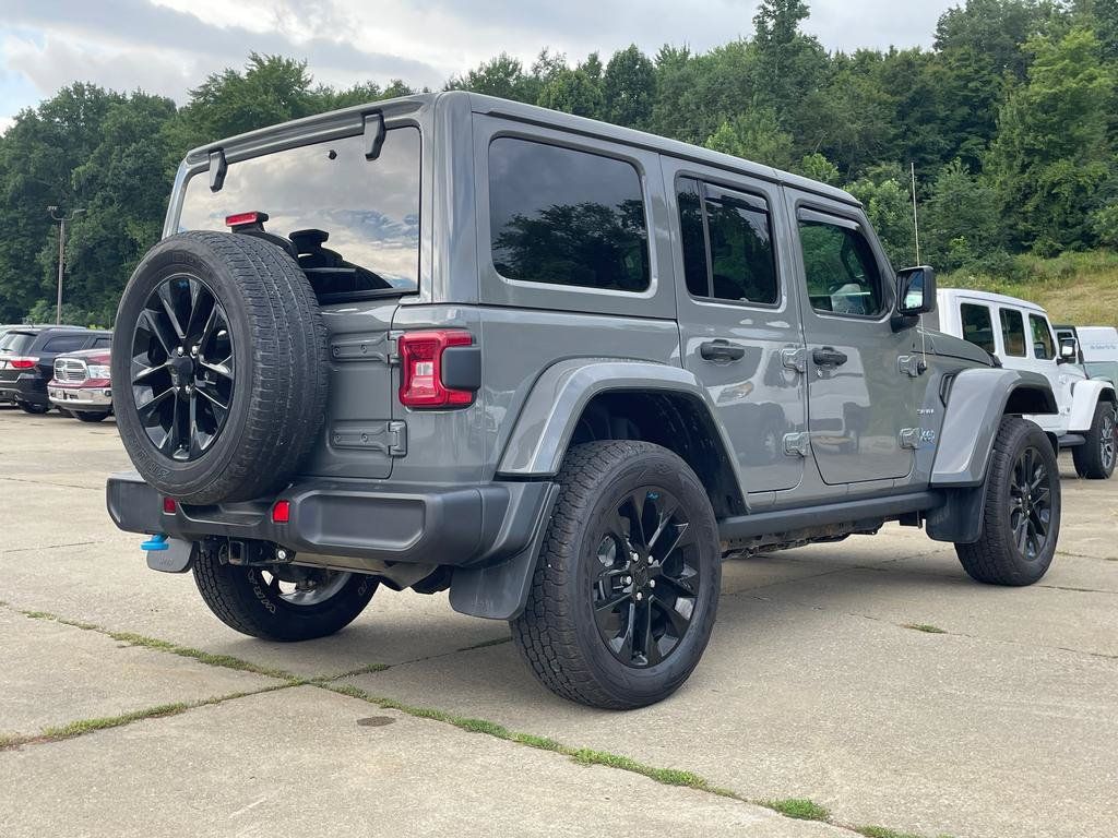 Used 2023 Jeep Wrangler Unlimited Sahara w/ Cold Weather Group AWD/4WD image 3