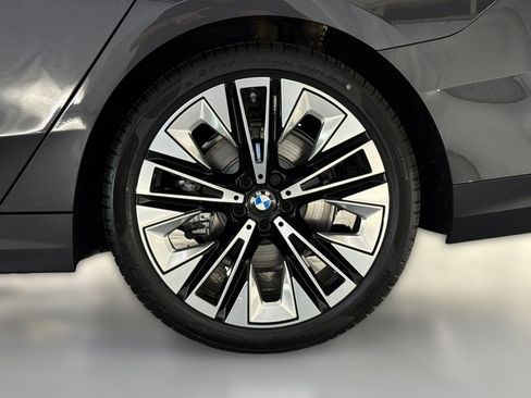 Used 2026 BMW 530i w/ Premium Package image 12