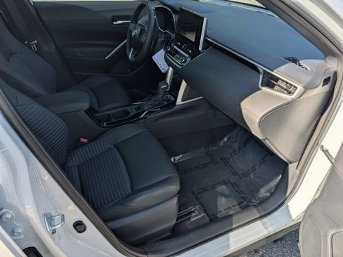 Used 2025 Toyota Corolla Cross w/ Convenience Package image 12