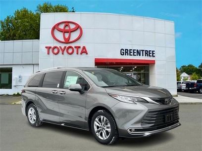 New 2026 Toyota Sienna Limited