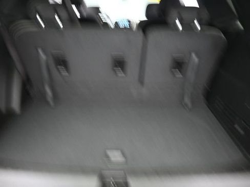 Used 2023 Chevrolet Traverse LT FWD image 21