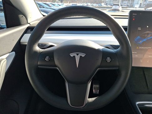 Used 2022 Tesla Model Y Long Range image 20