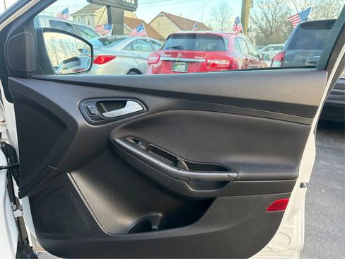 Used 2018 Ford Focus SEL image 20