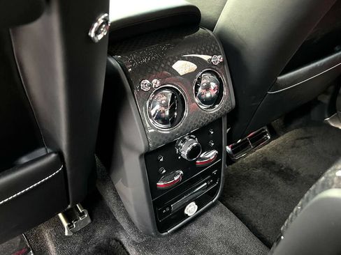 Used 2022 Rolls-Royce Cullinan Black Badge AWD/4WD image 25