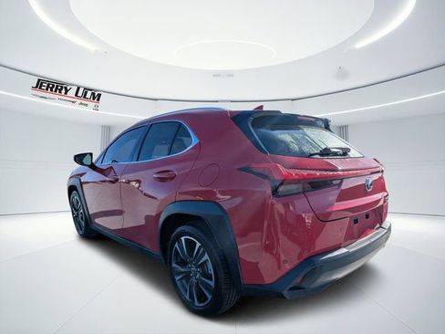 Used 2019 Lexus UX 200 w/ Premium Package image 5
