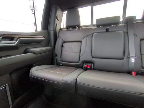 New 2026 Chevrolet Silverado 1500 High Country w/ High Country Premium Package AWD/4WD image 4
