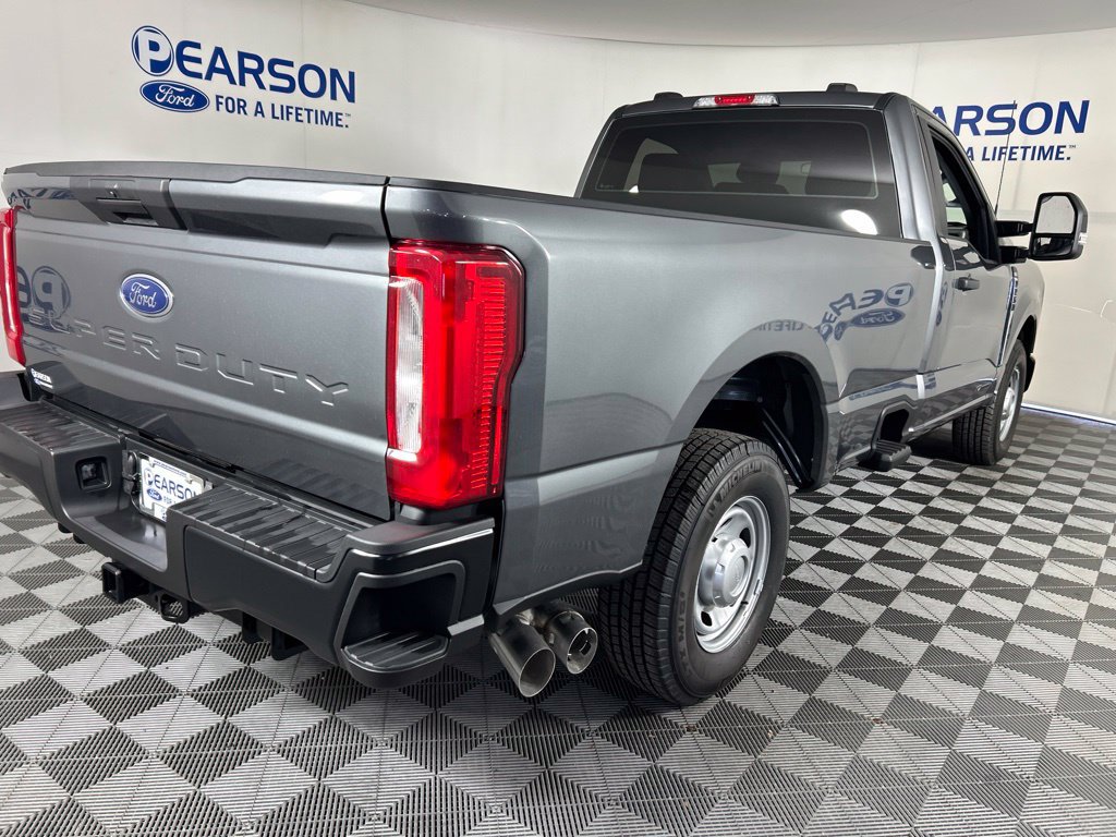 Used 2025 Ford F250 XL RWD image 4
