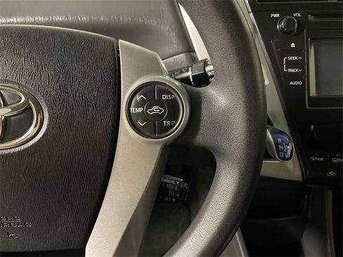 Used 2014 Toyota Prius V Two image 21