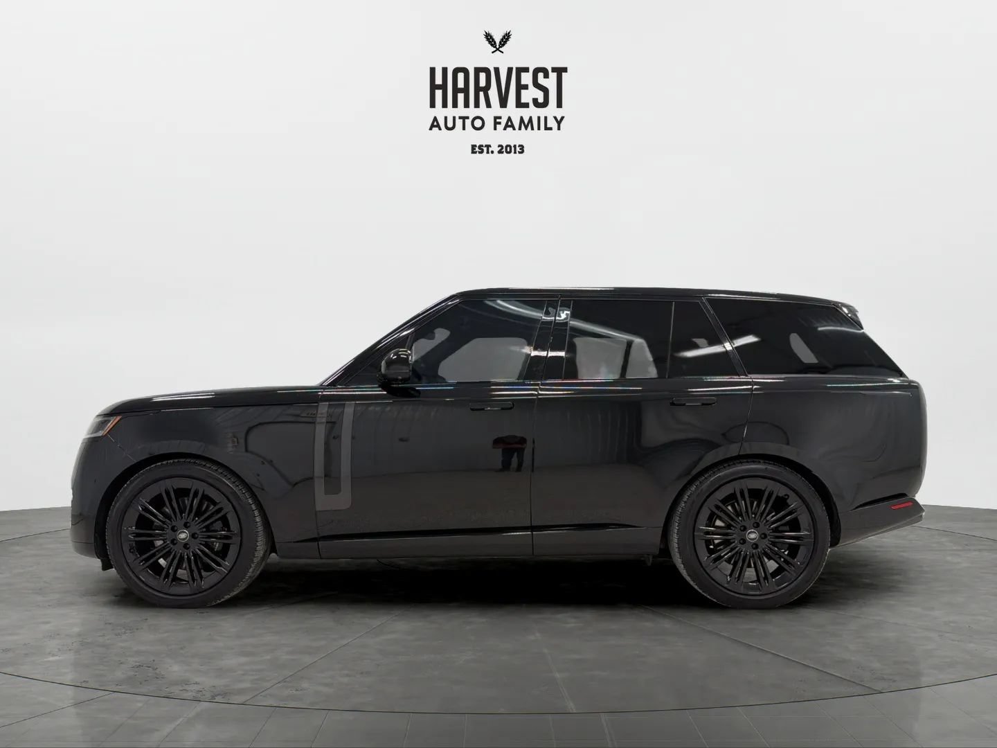 Used 2023 Land Rover Range Rover SE AWD/4WD image 2
