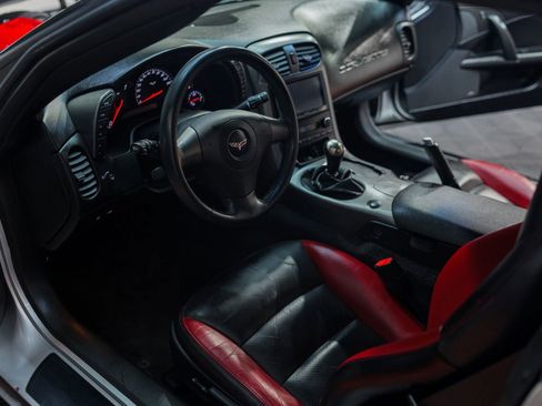 Used 2006 Chevrolet Corvette Z06 RWD image 36