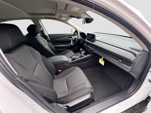 New 2025 Honda Accord SE image 22