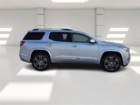 Used 2019 GMC Acadia Denali image 6