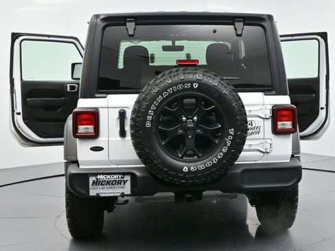 Used 2022 Jeep Wrangler Sport AWD/4WD image 39