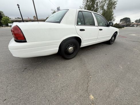 Used 2006 Ford Crown Victoria Police Interceptor image 7