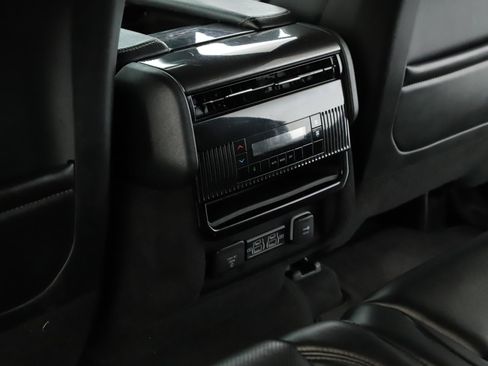 Used 2022 Jeep Wagoneer Series I AWD/4WD image 7