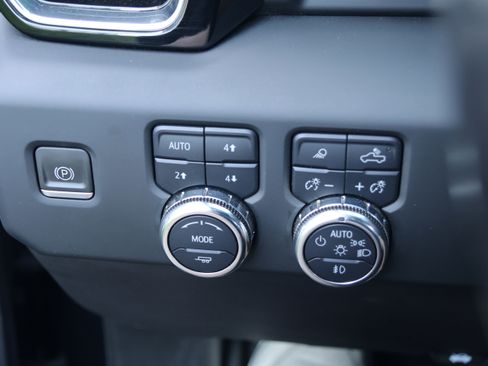 Used 2023 GMC Sierra 1500 Denali w/ Technology Package image 15