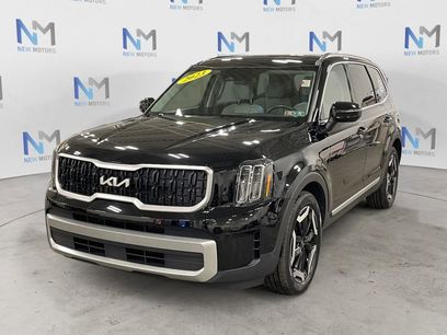 Used 2023 Kia Telluride EX w/ EX Captain's Chair Package