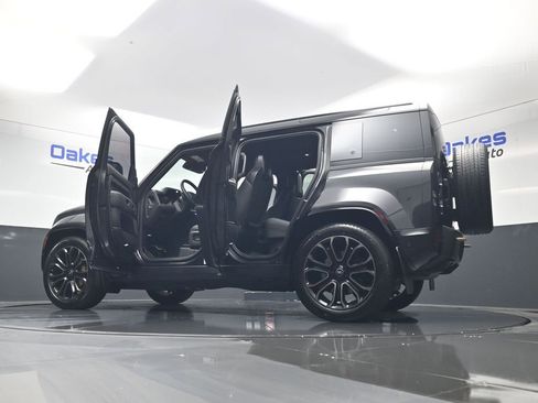 Used 2025 Land Rover Defender 110 AWD/4WD image 62