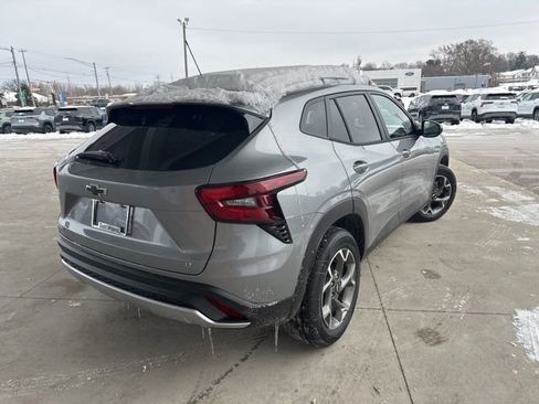 New 2026 Chevrolet Trax LT w/ Driver Confidence Package image 6