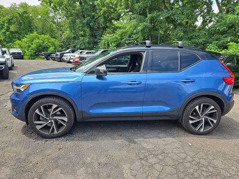 Used 2020 Volvo XC40 T5 R-Design w/ Protection Package Premier AWD/4WD image 9