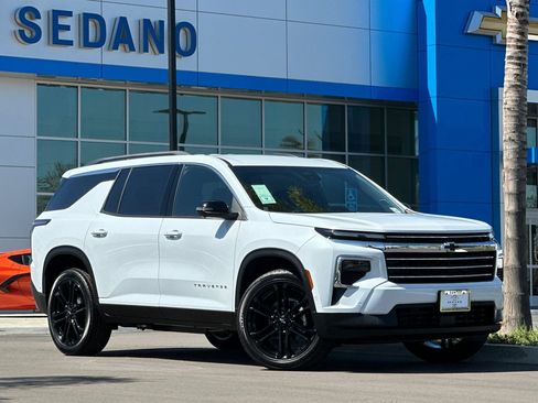 New 2026 Chevrolet Traverse LT w/ Enhanced Driving Package FWD image 2