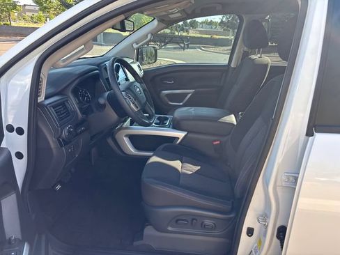 Used 2024 Nissan Titan SV w/ SV Convenience Package AWD/4WD image 12