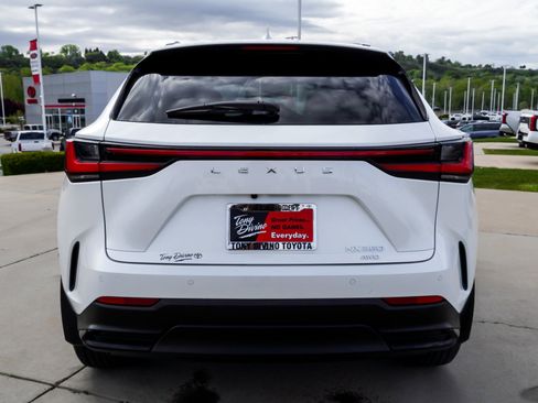 Used 2024 Lexus NX 350 AWD w/ Vision Package image 7